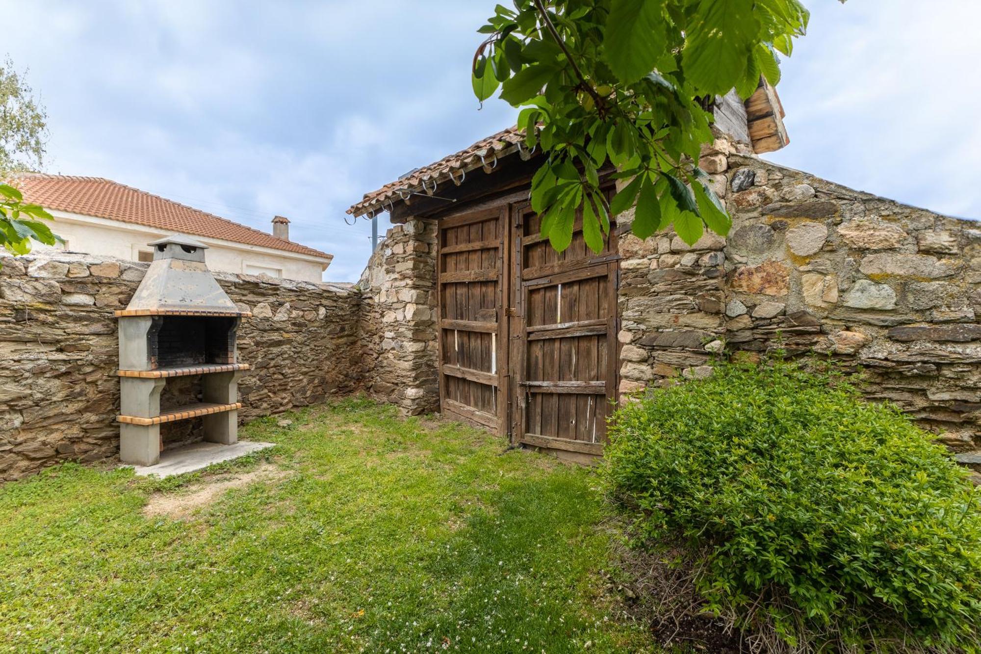 Villa La Casona Y Casitas De Tabladillo Santa Maria la Real de Nieva Exterior foto